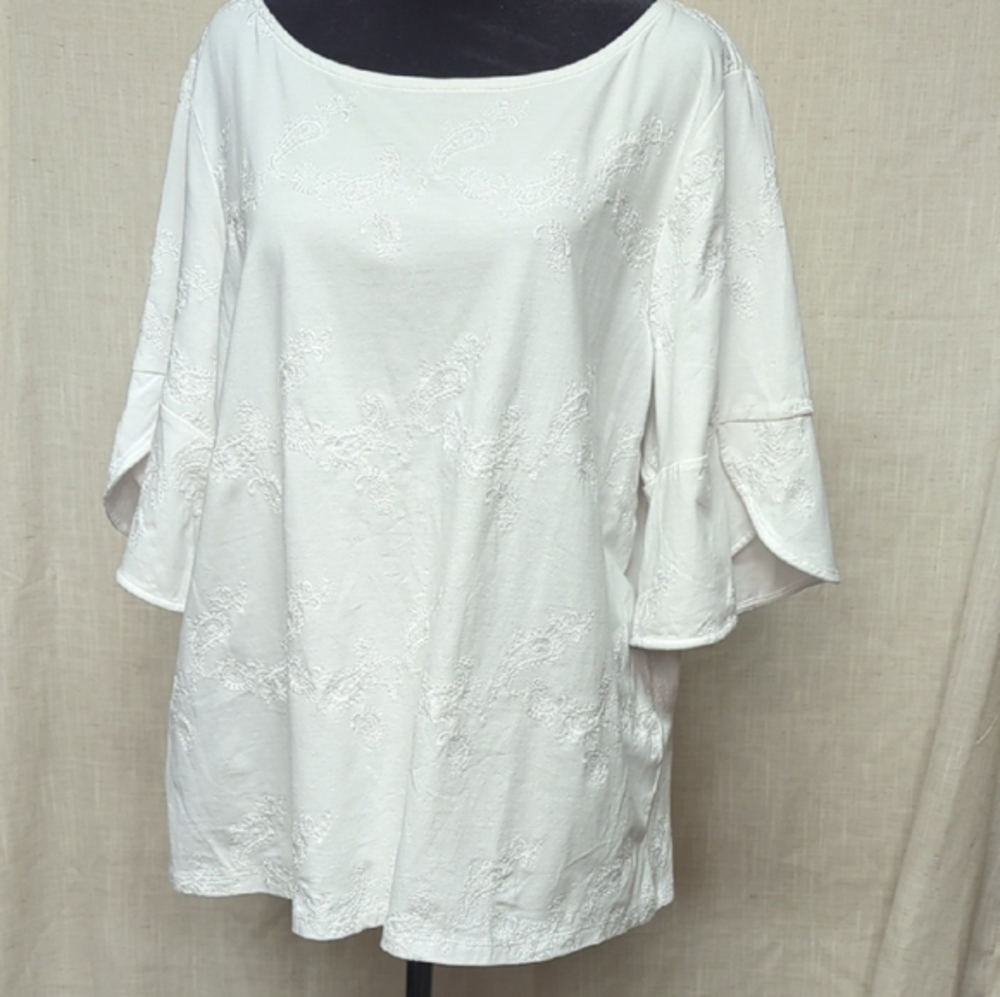 Rafaella Sz 2X White Embroidery Paisley Tulip Sleeve